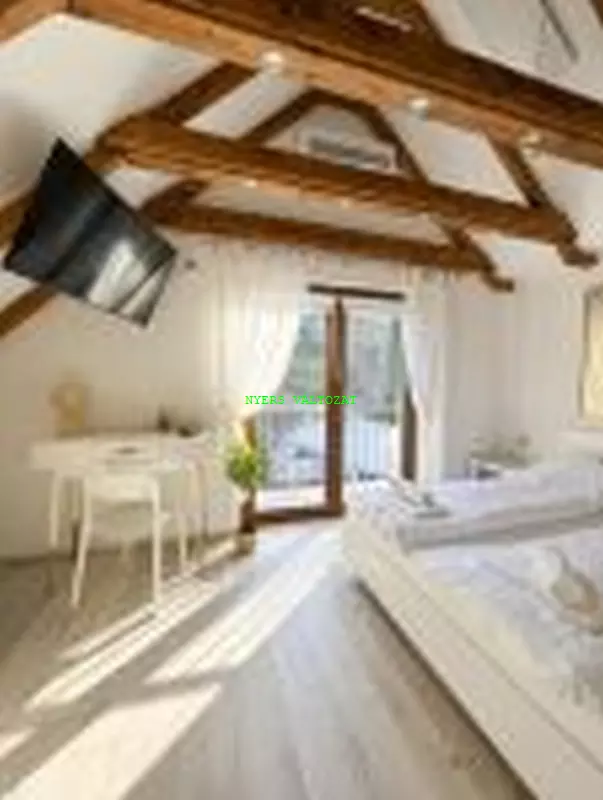 Apartman 4 szoba, ágy, tv